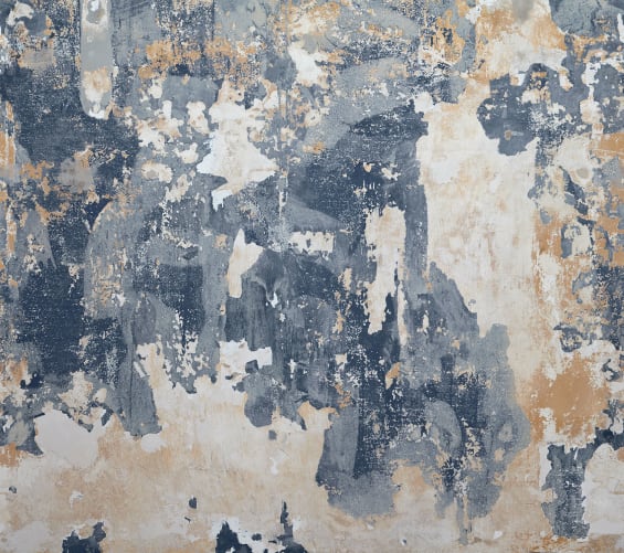 Couches de papier peint de surface dans une peinture murale usée