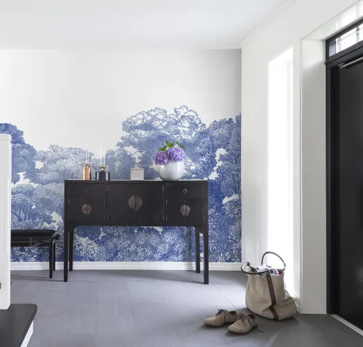 Wallpaper that looks like blue and white porcelain