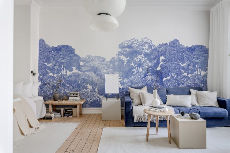 Wallpaper that looks like blue and white porcelain