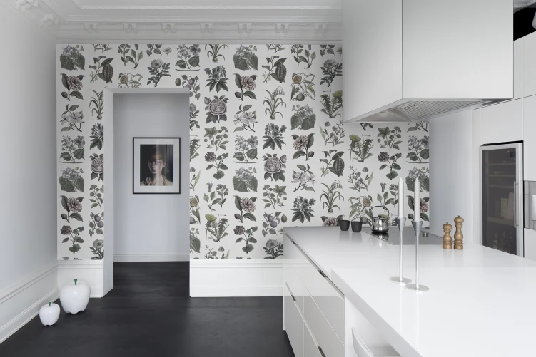 Classic flower wallpaper for the kitchen or hallway