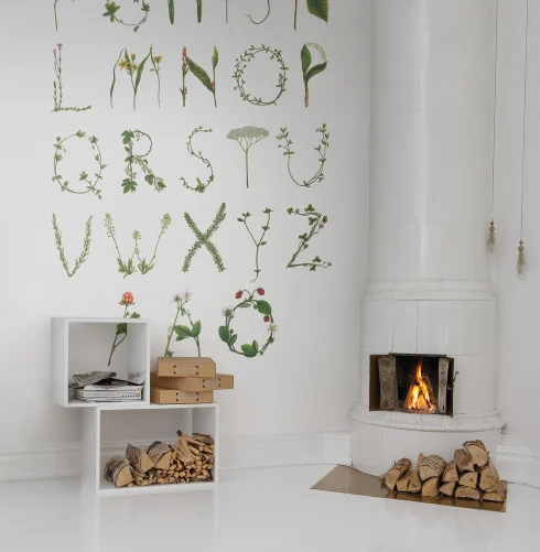 Wallpaper with writing in the form of a leaf alphabet