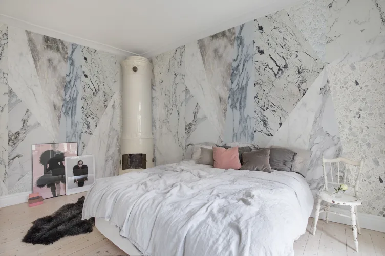 Because who wouldn’t want a feature wall filled with marble