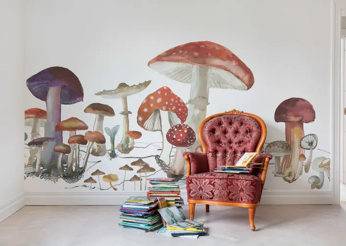 Jouez à l'ombre de grands champignons majestueux