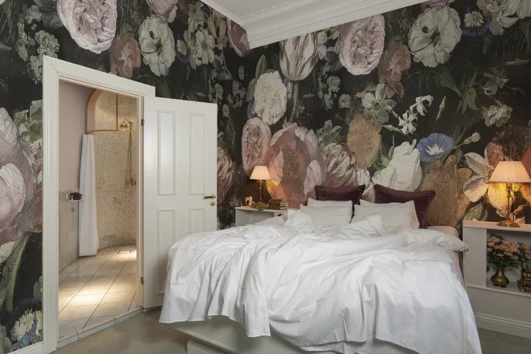 Extravagant dark floral wallpaper murals