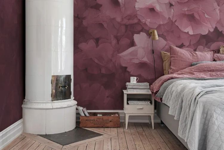 Sophisticated pink wallpaper