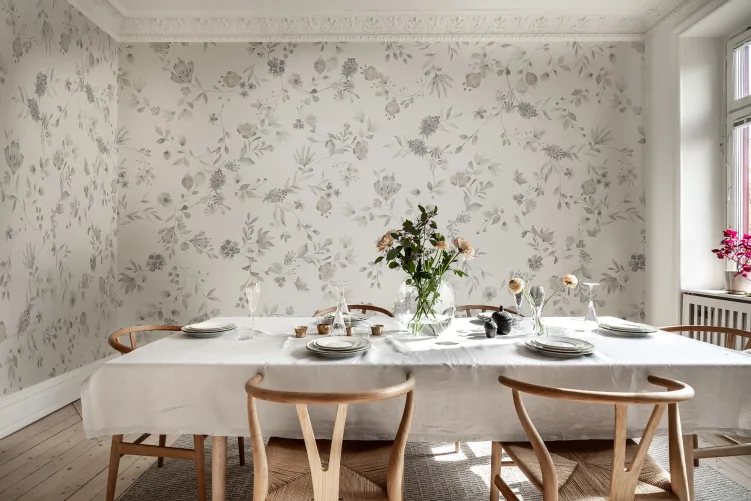 Alluringly Sweet Floral