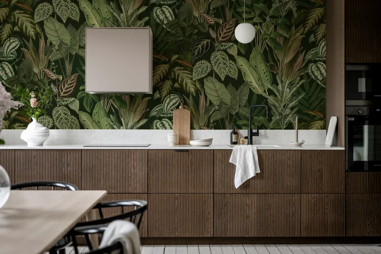 Mischievous Jungle, Lush