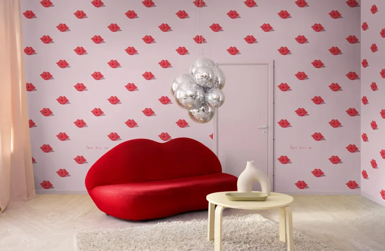 Bold pink and red wallpaper