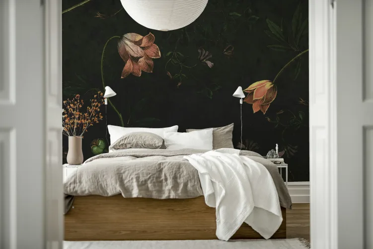 Nocturnal Floral Mystery
