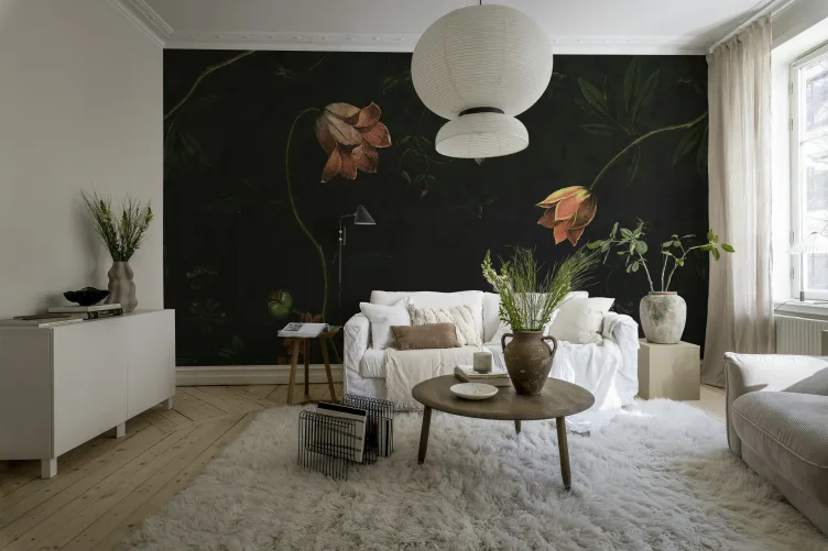 Nocturnal Floral Mystery