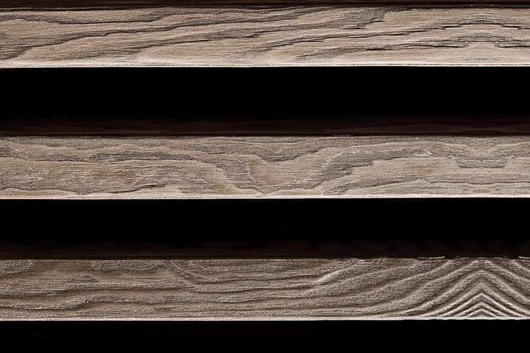 Estrutura Sofisticada: Elegância de Carvalho Horizontal