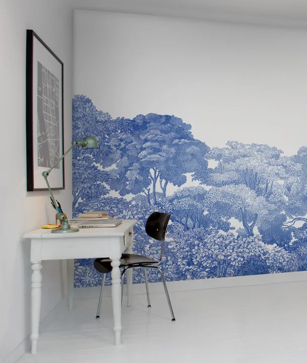 Wallpaper that looks like blue and white porcelain