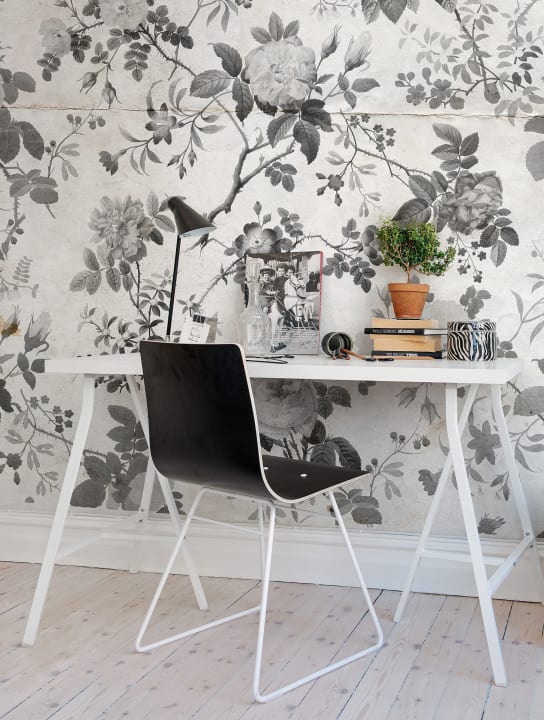 Vintage bloemenbehang met rozen in zwart en wit