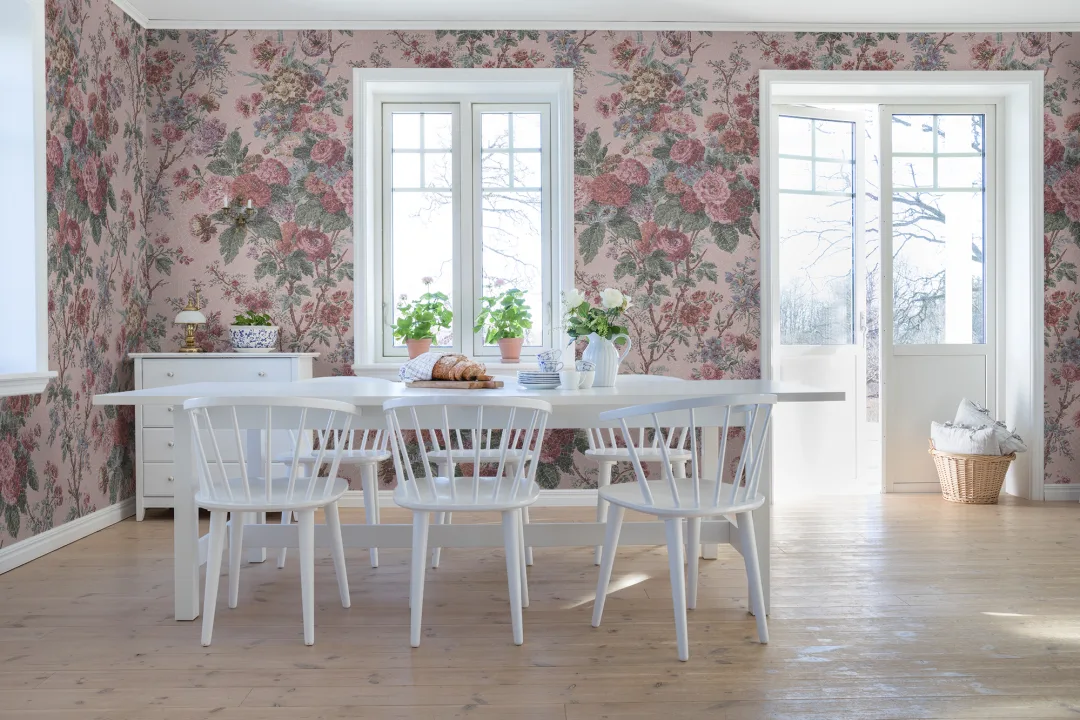 Un décor panoramique romantique et fleuri