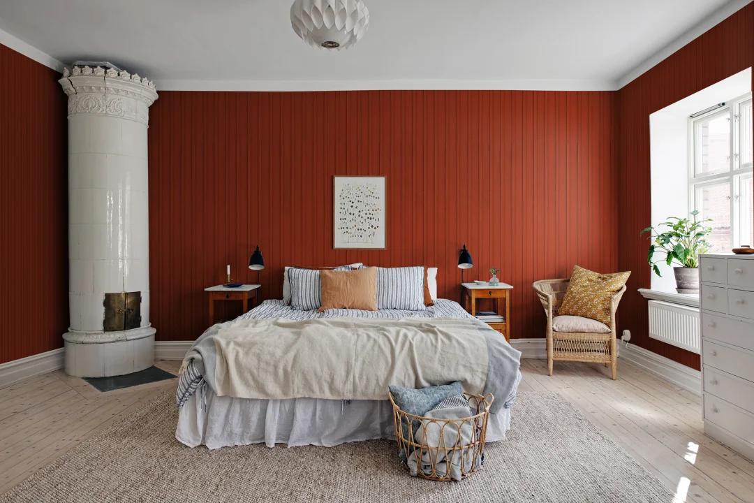 Décor mural en bois rouge