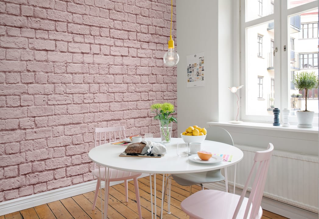 Le décor mural rose parfait