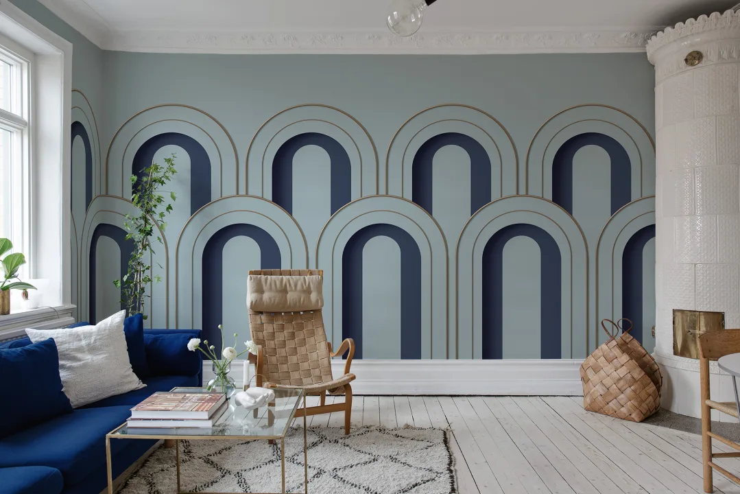 The blue queen of Art Deco carries her golden crown high