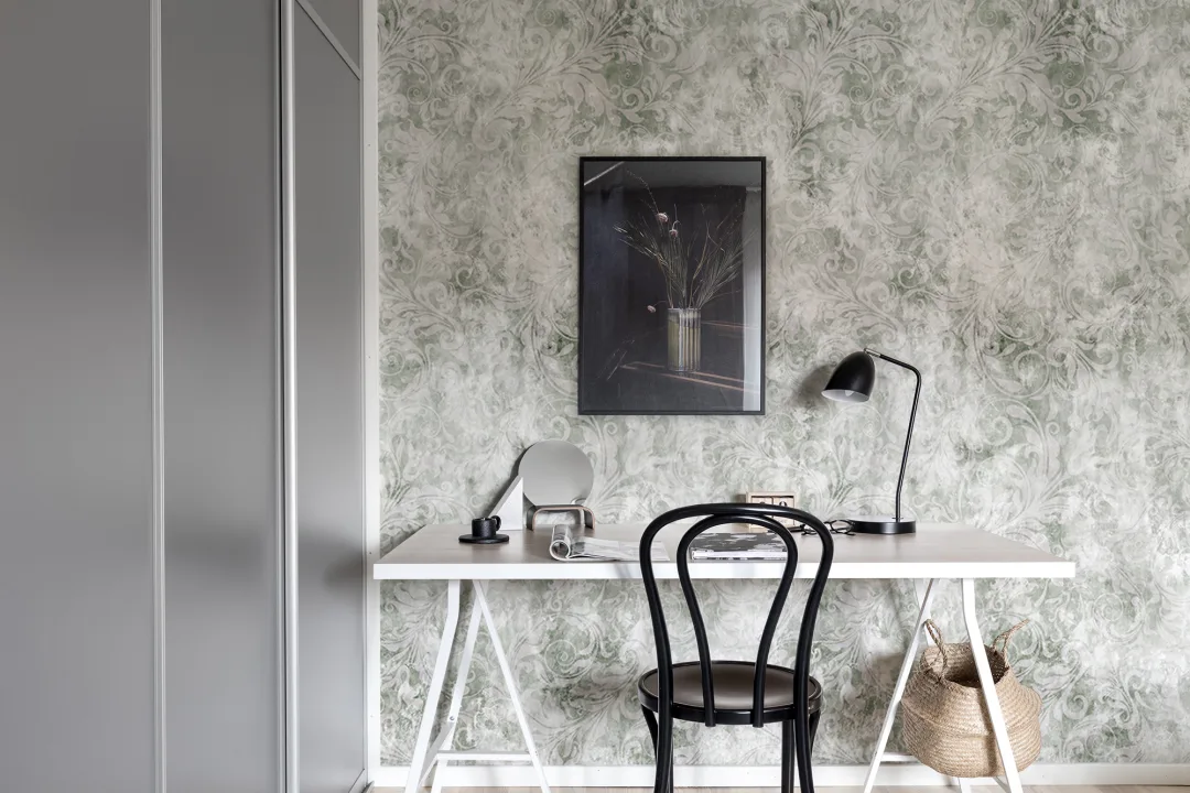 A wall mural where things grow wild in a peaceful way