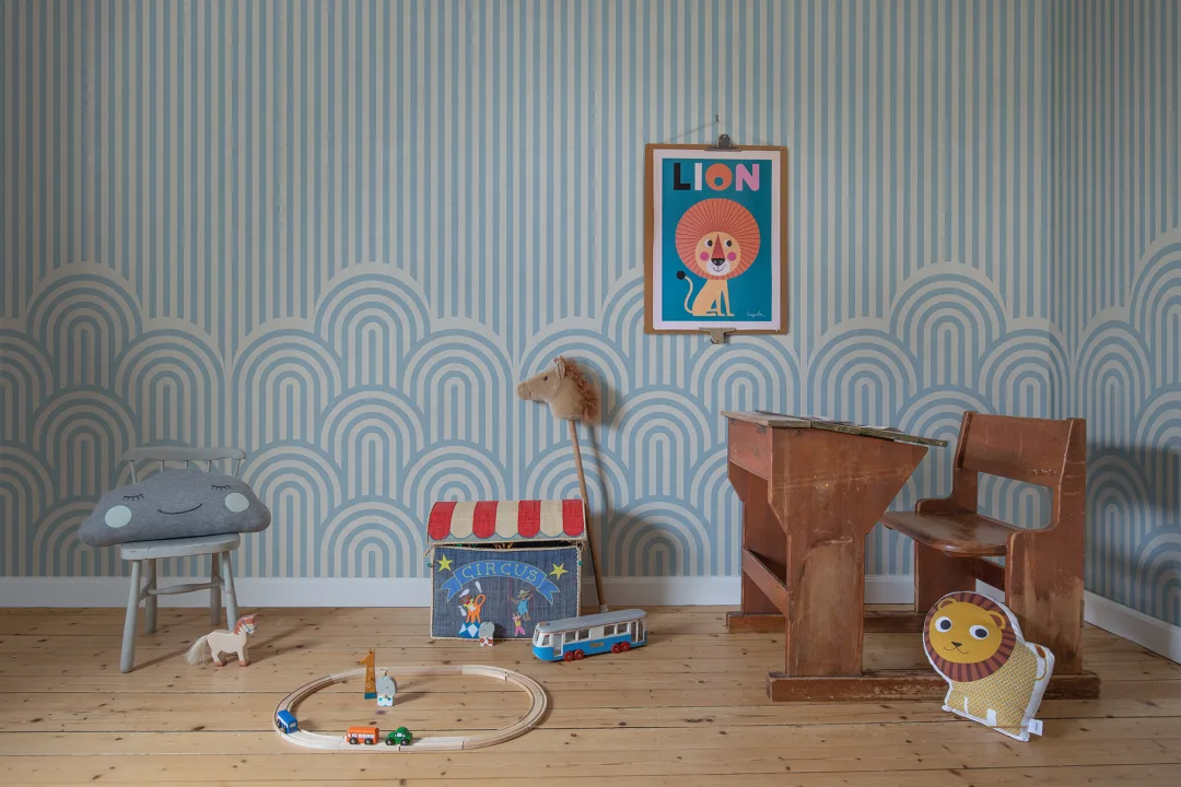 Striped wallpaper with a twist