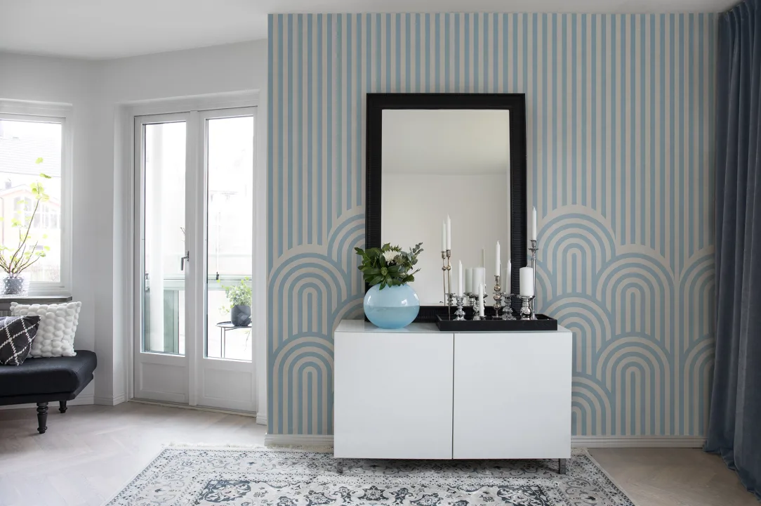 Striped wallpaper with a twist