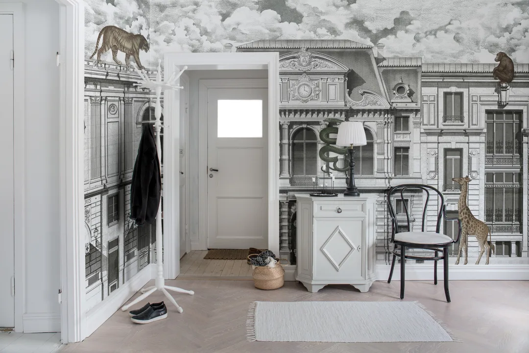 Decorative wallpaper with animals