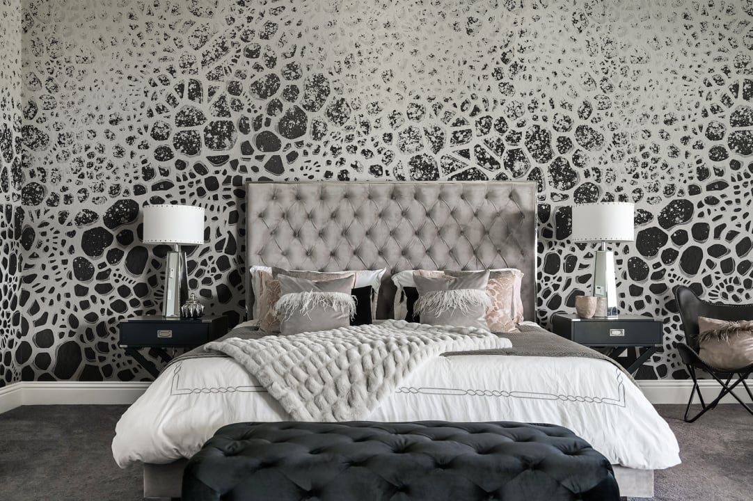 Een doorschijnend behang met handgetekende bubbels