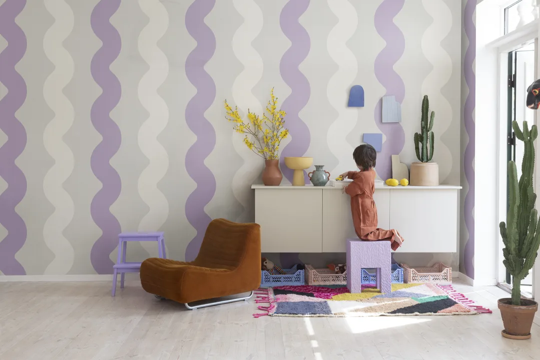 Pastel lila wiebelig behangontwerp