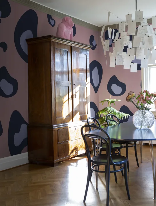 Pink leopard print wallpaper