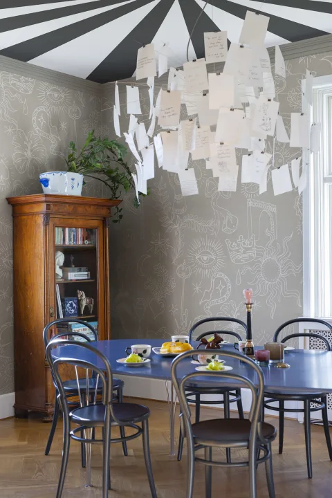 Doodle pattern wallpaper design