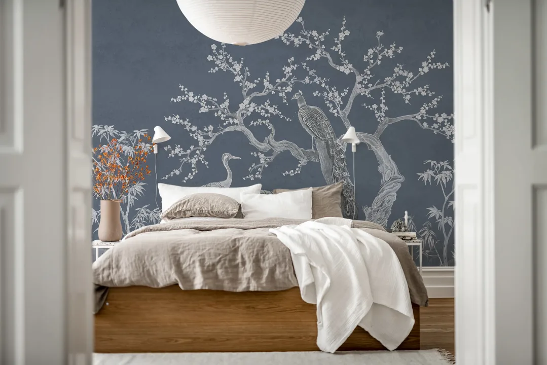 Oiseaux gracieux et branches en fleurs