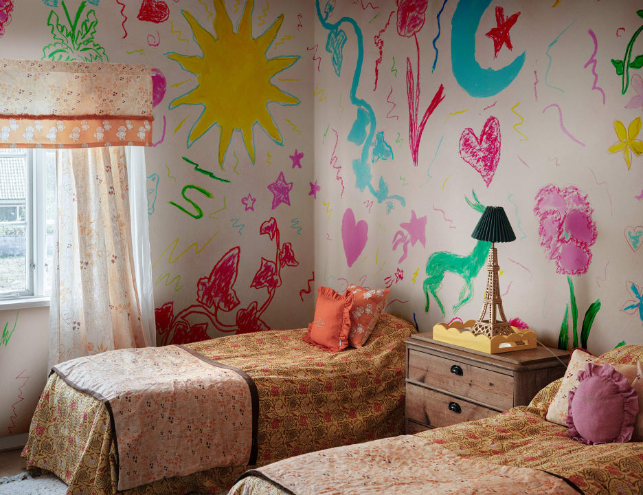 Rebel Walls x John-John: Fantezia magică roz a lui Chroma