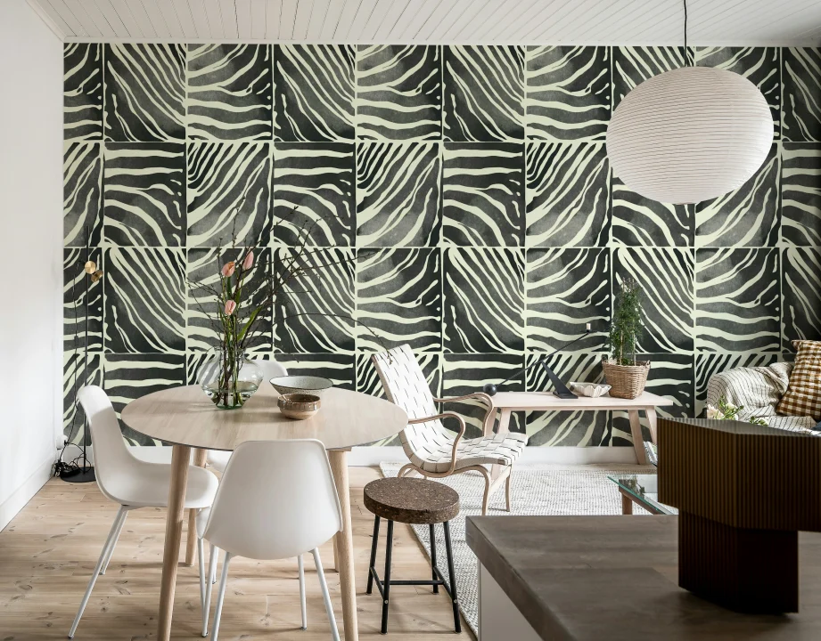 Zebra Bold