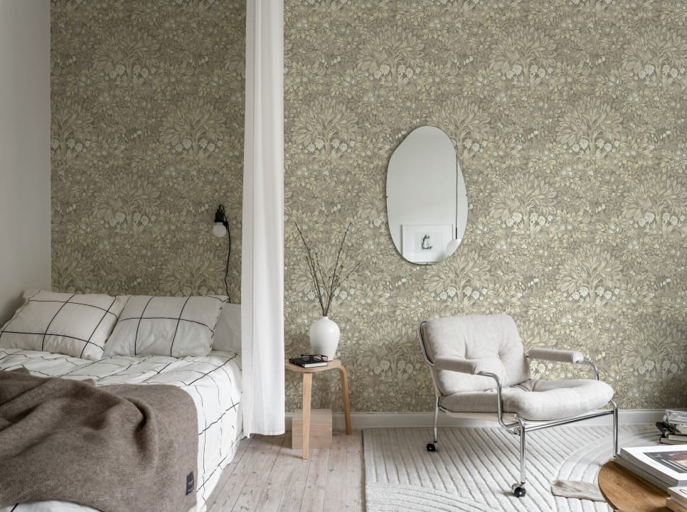 Majestic Floral Elegance
