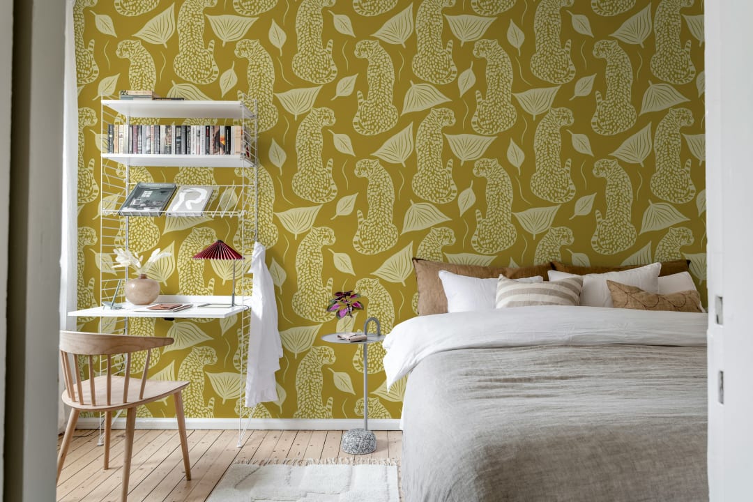 Avslør din ville side med Whimsy Leopard Wallpaper