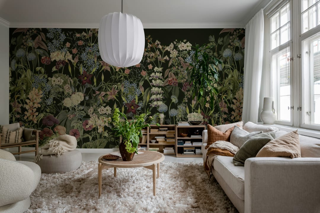 Fortryllende blomsteroase i sort