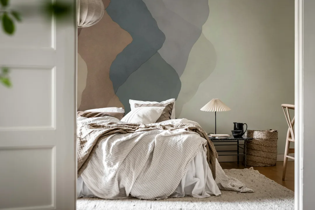 Flowing Hues: Vertical Watercolor Wonder