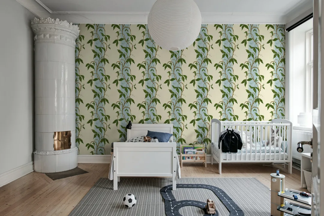 Elegant Leaf Stripes