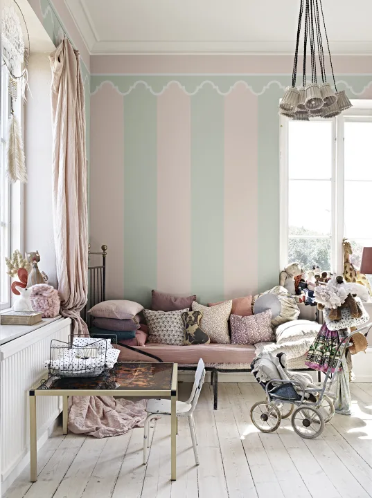 Pastelcharme met Strepenelegantie