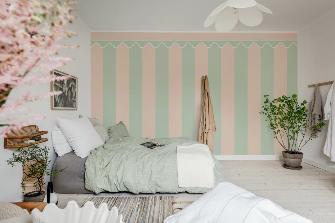 Charme Pastel avec Élégance Rayée