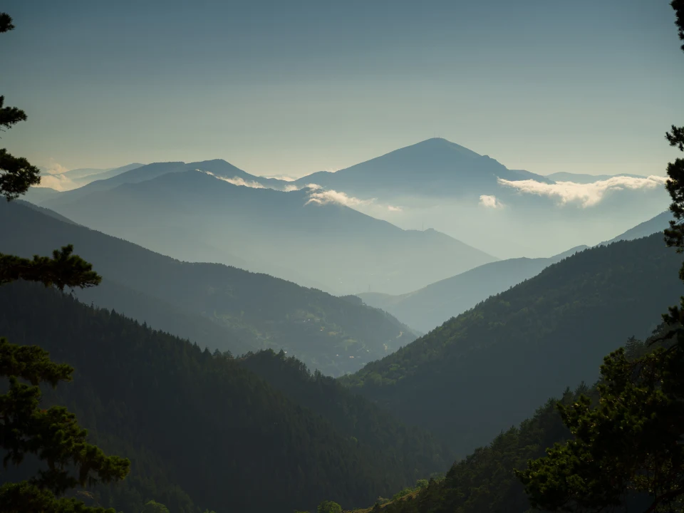 Embrace the Serenity of Magic Hills