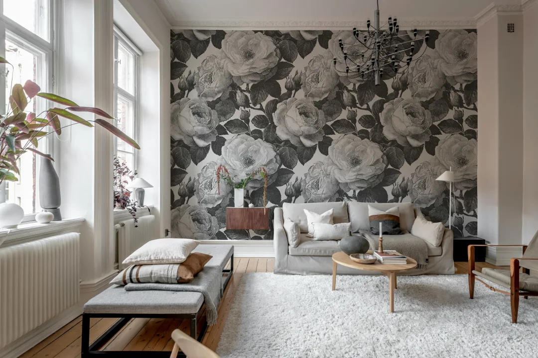 Dramatic Floral Elegance