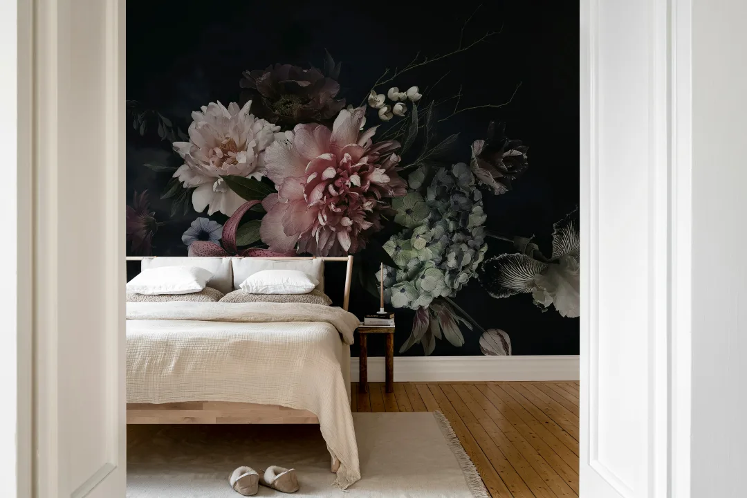 Élégance florale sombre