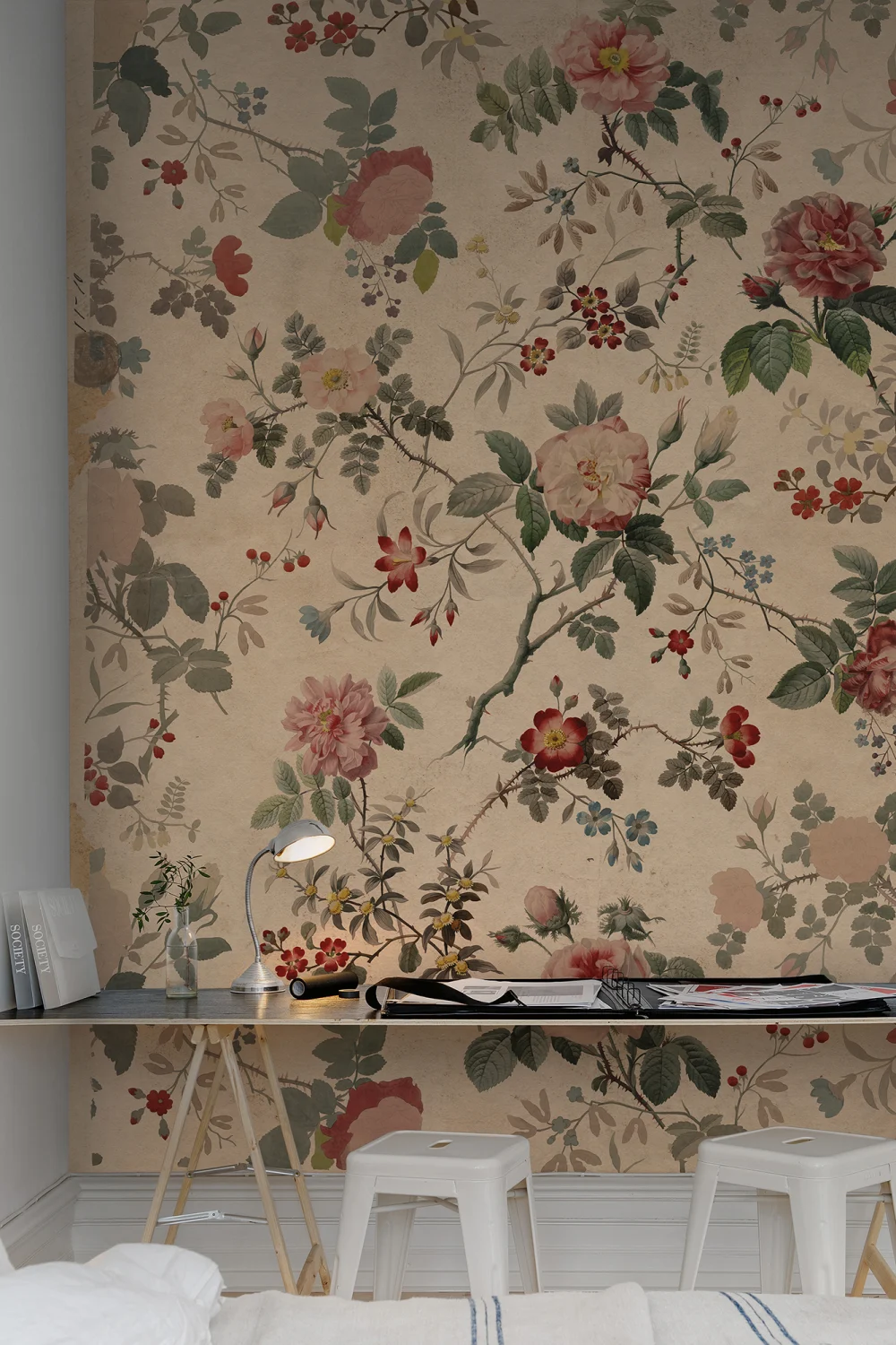 Romantic and vintage floral wallpaper