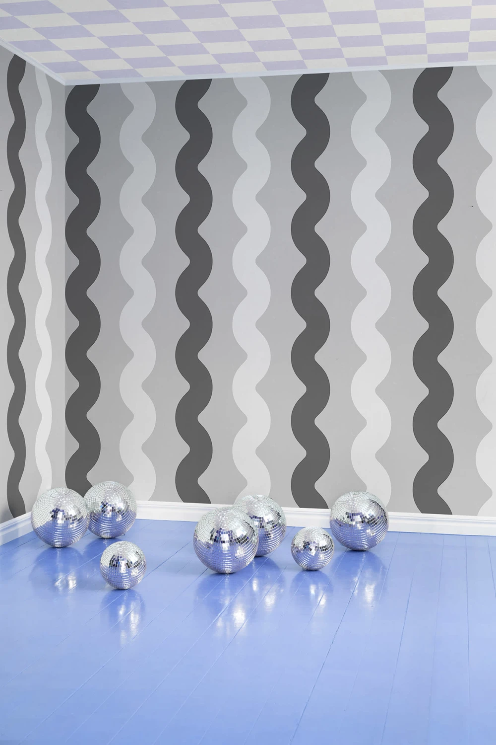 Black and white wobbly wallpaper design