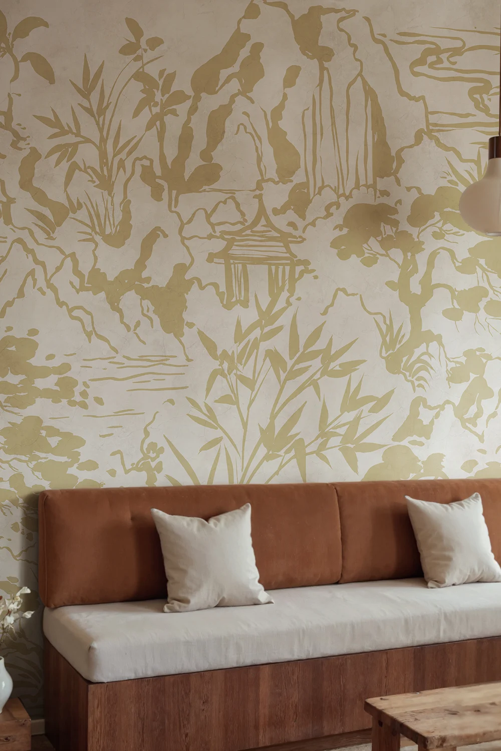 Ink Serenity - Udfold din kreativitet med vores smukke muraltapet design, der bringer en følelse af ro og balance til dine vægge. Vores Rebel Walls kollektion tilbyder en unik mulighed for at transformere dit hjem til et inspirerende rum. Claim Your Space og lad dit miljø reflektere din personlighed med vores sofistikerede designs.