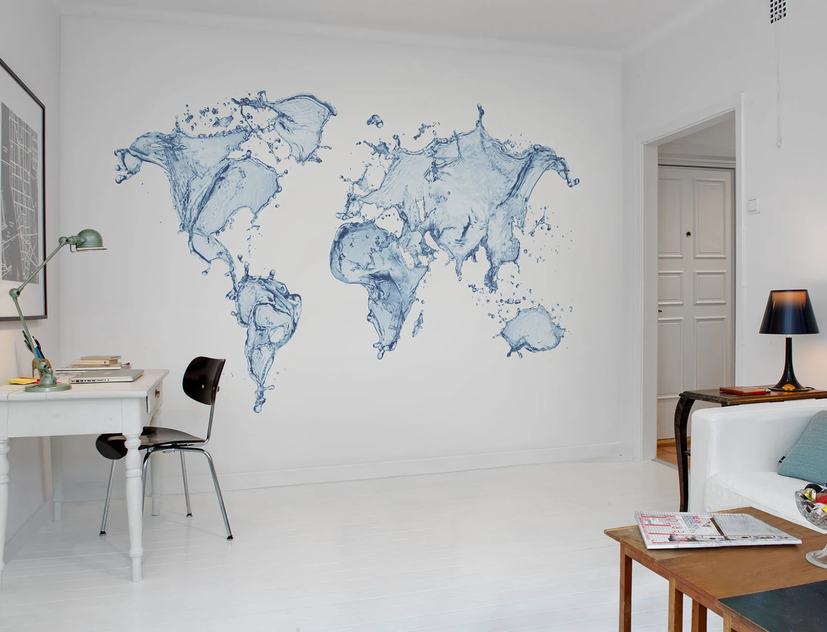 Peinture murale unique de la carte du monde bleue