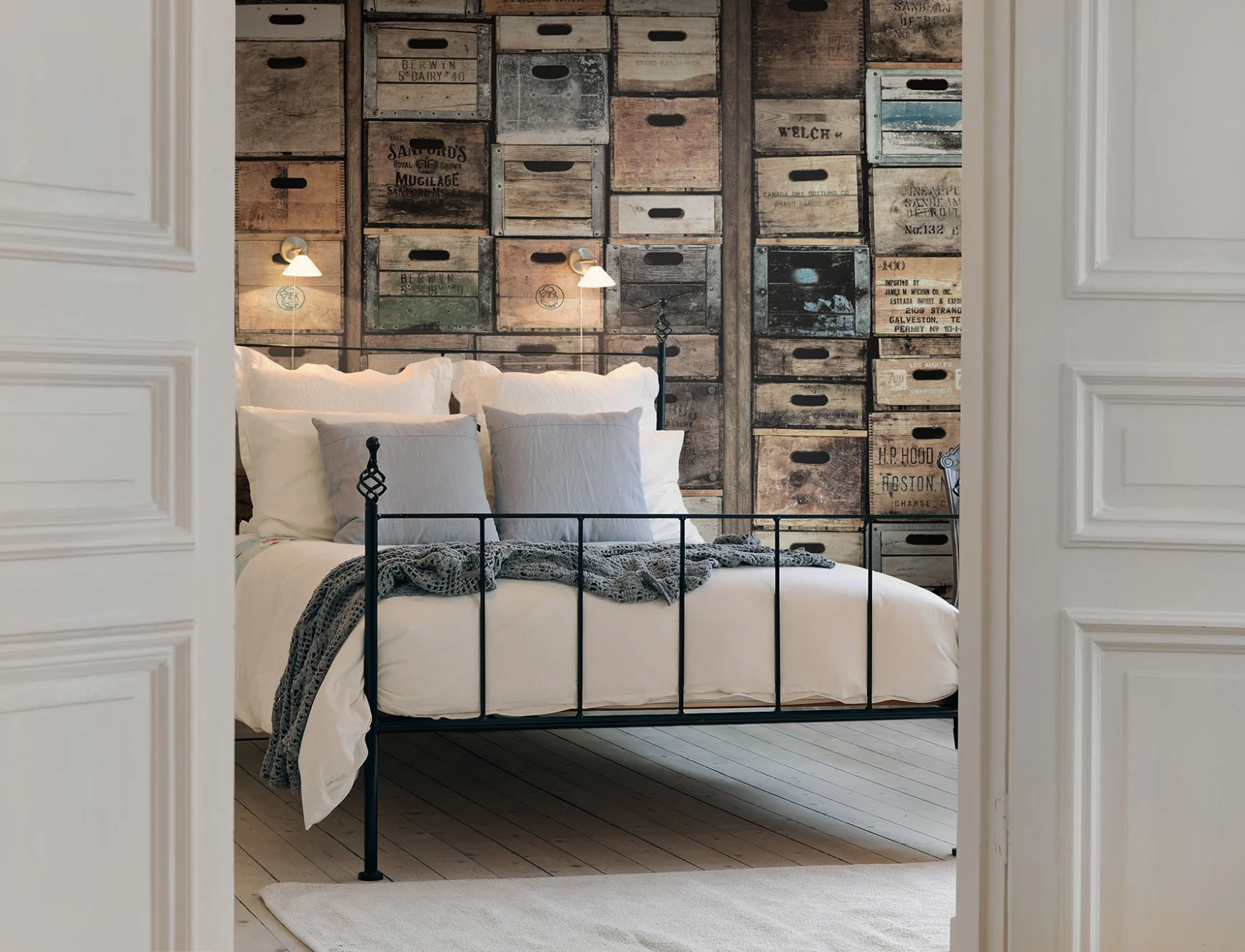 3D wall mural looking like wooden boxes