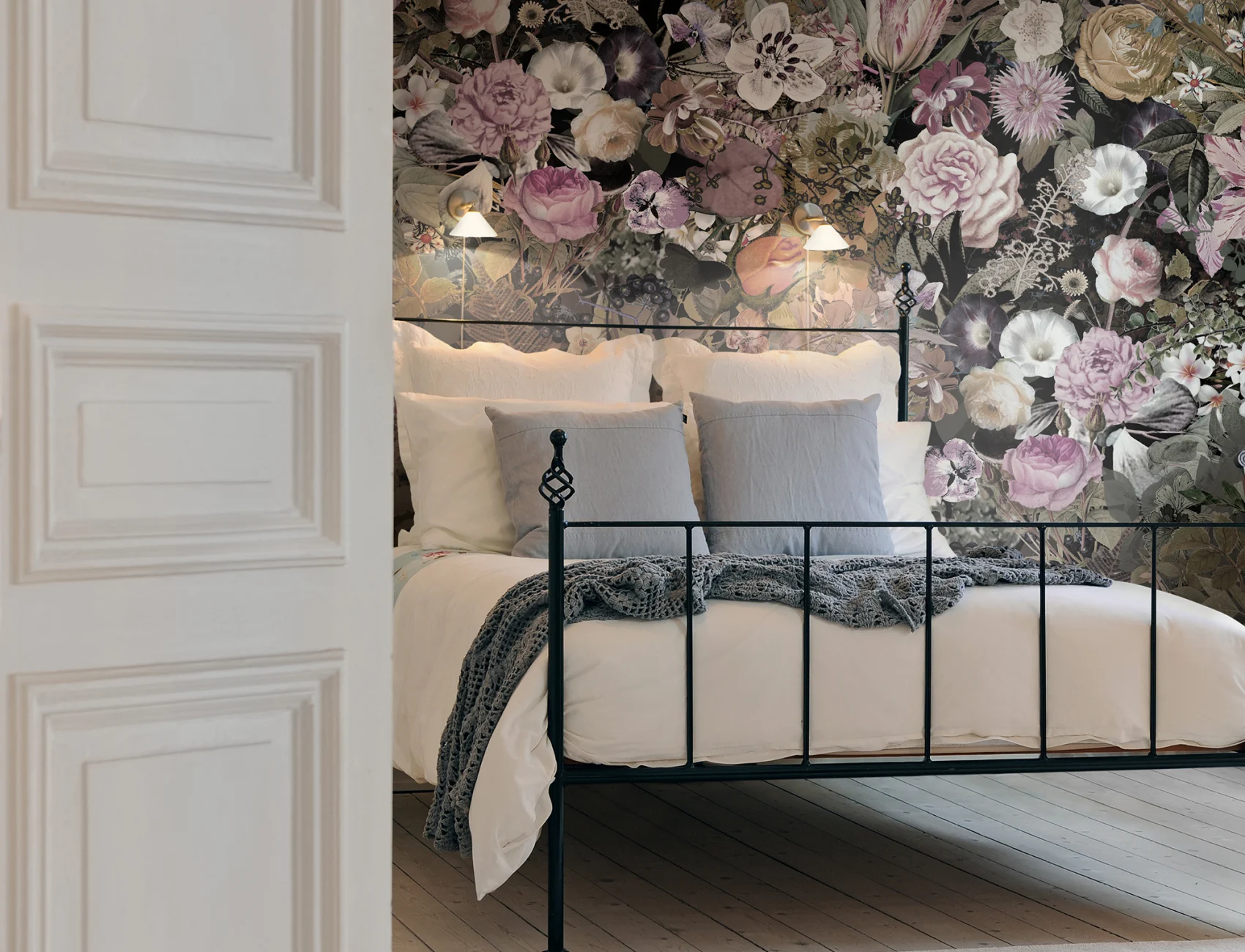 Wallpaper with flowers and black background