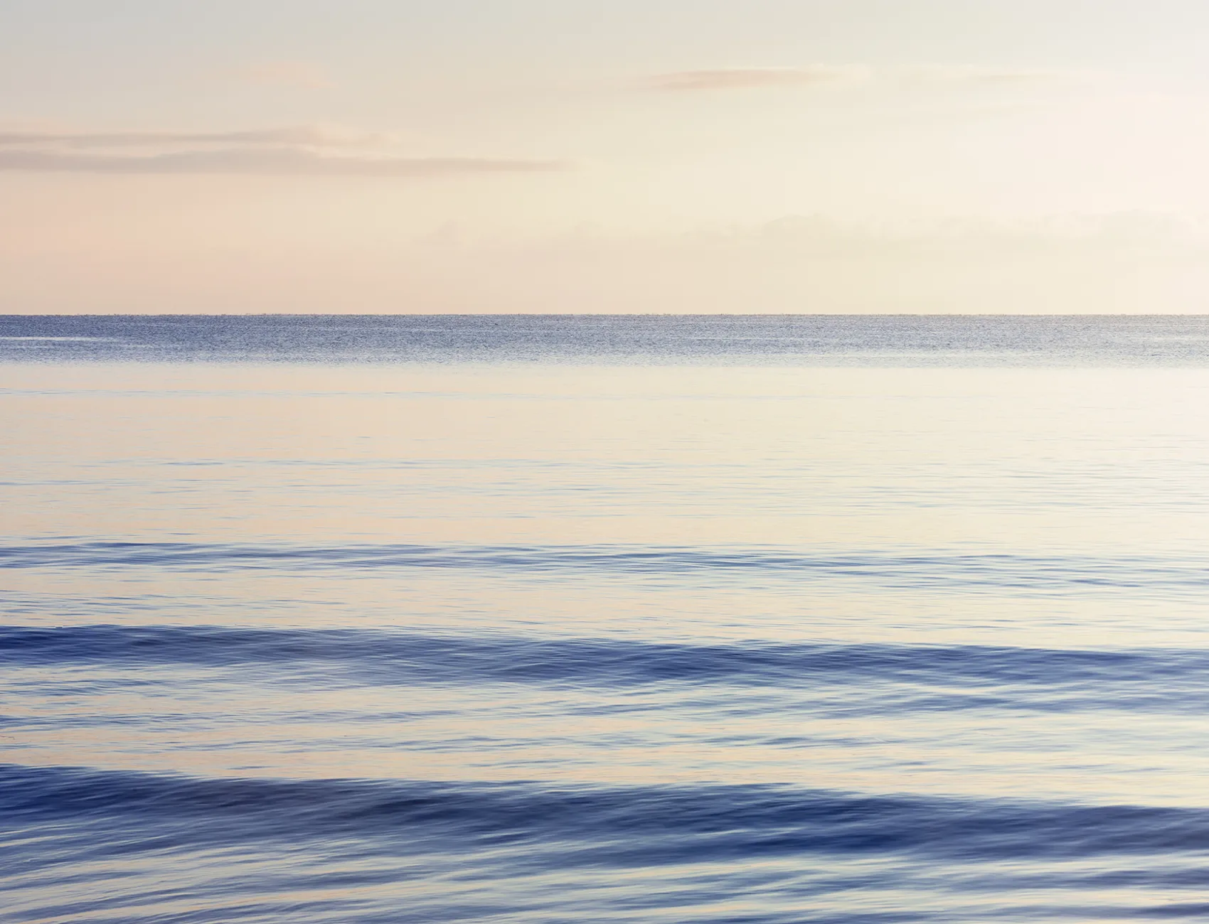 La quiétude de la mer peut être trouvée dans ce séduisant papier peint