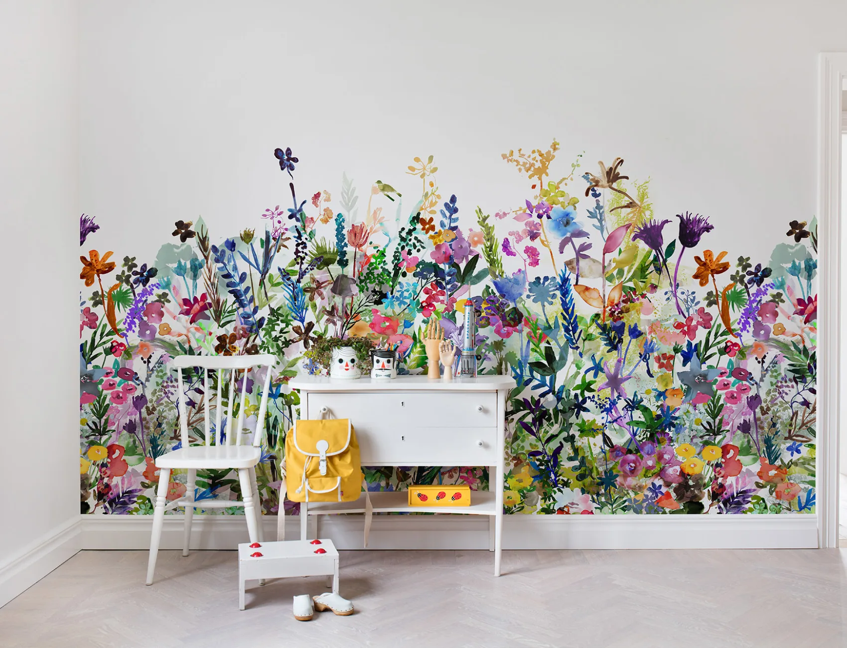 WATERCOLOR WILDFLOWER WALL MURAL